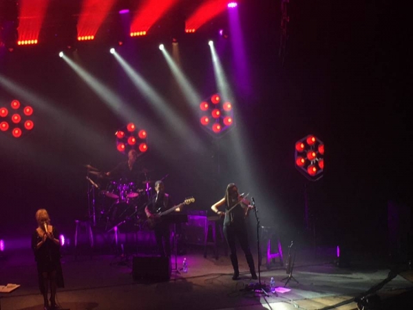 ריקי גל בהופעה